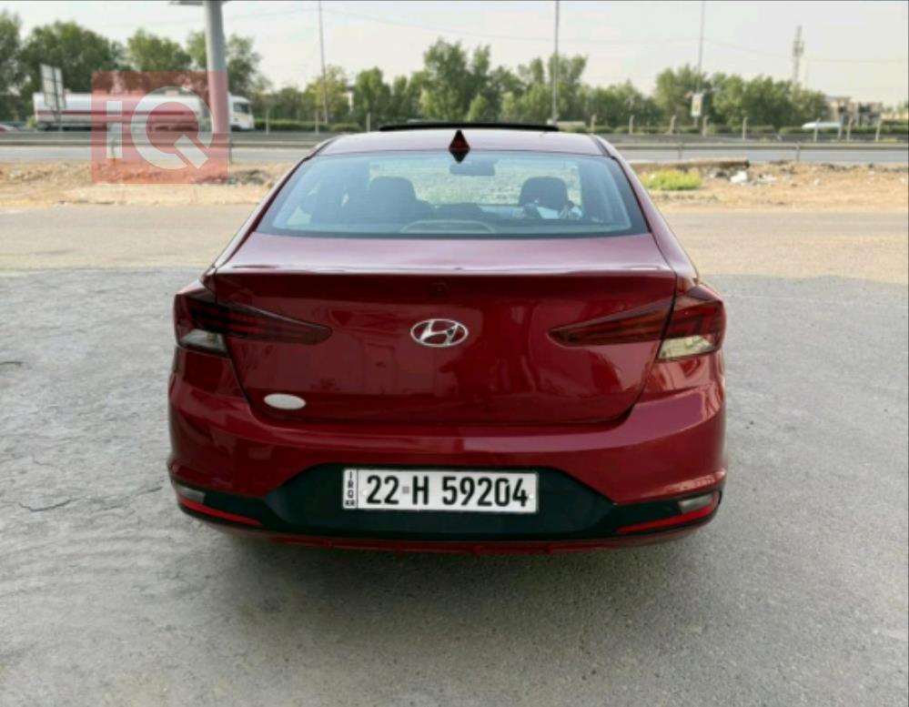 هیوندای ئەلەنترا
